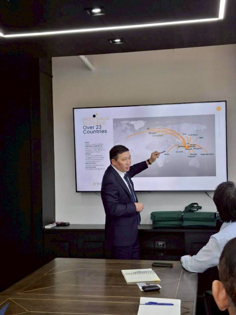 บริษัท อุตสาหกรรมเครื่องหอมไทย-จีน จำกัด มีความยินดีและเป็นเกียรติอย่างสูงที่ได้ต้อนรับ His Excellency Mr. Margulan Baimukhan Ambassador of the Republic of Kazakhstan to Thailand